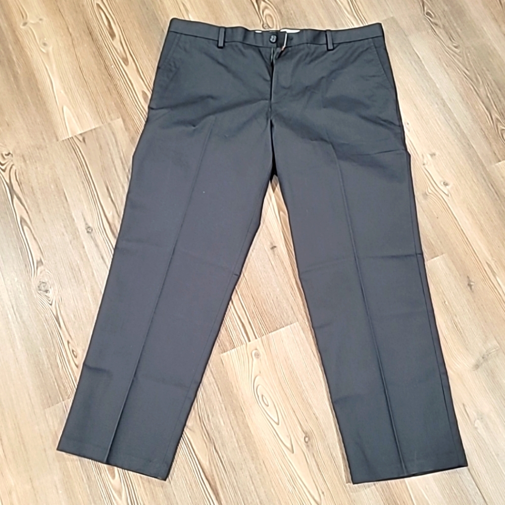 Dockers Men's Advantage 365 D3 NWT Casual Pants 42x32 Khaki Flat Front,Charcoal.